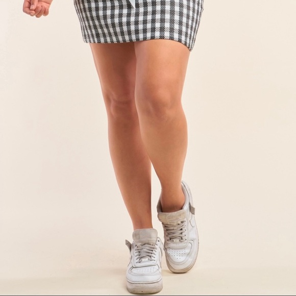 Cleo Black & White Sheer Button Down Front Knot Blouse - Picture 5 of 7